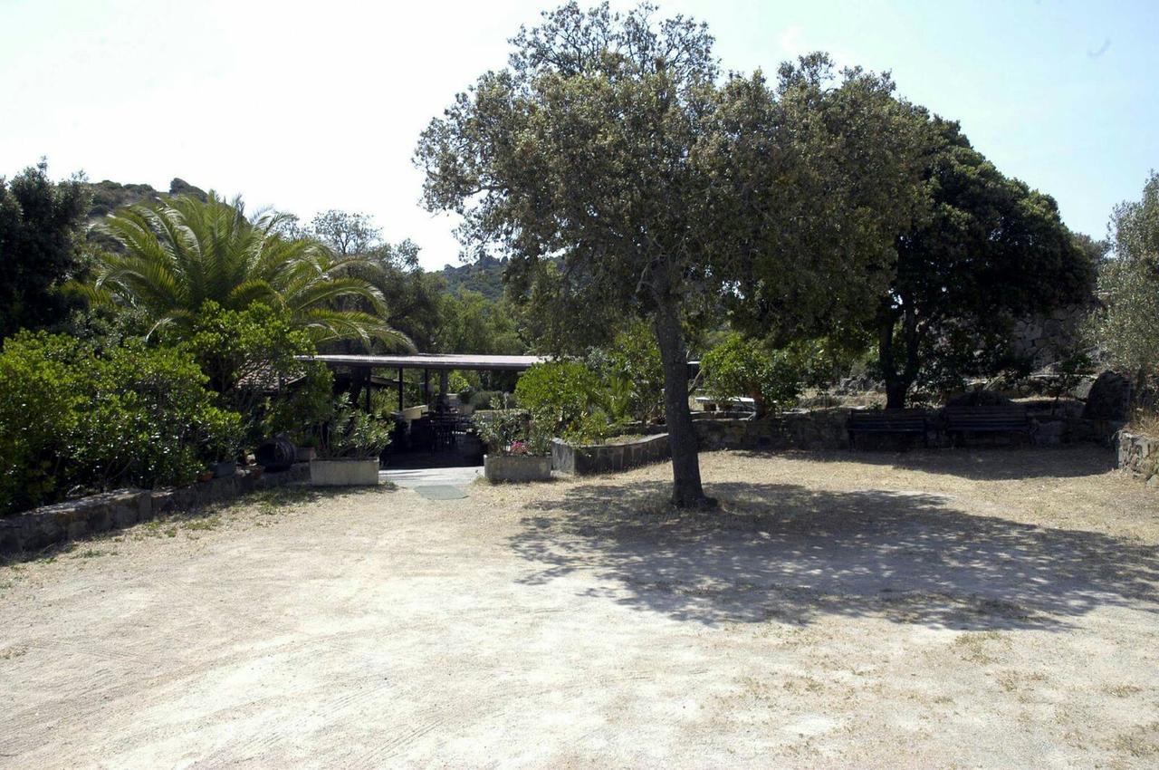 Il Nuraghe Del Lago Coghinas Oschiri Exterior photo