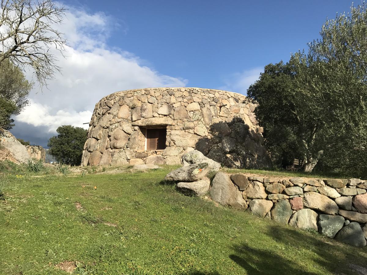 Il Nuraghe Del Lago Coghinas Oschiri Exterior photo