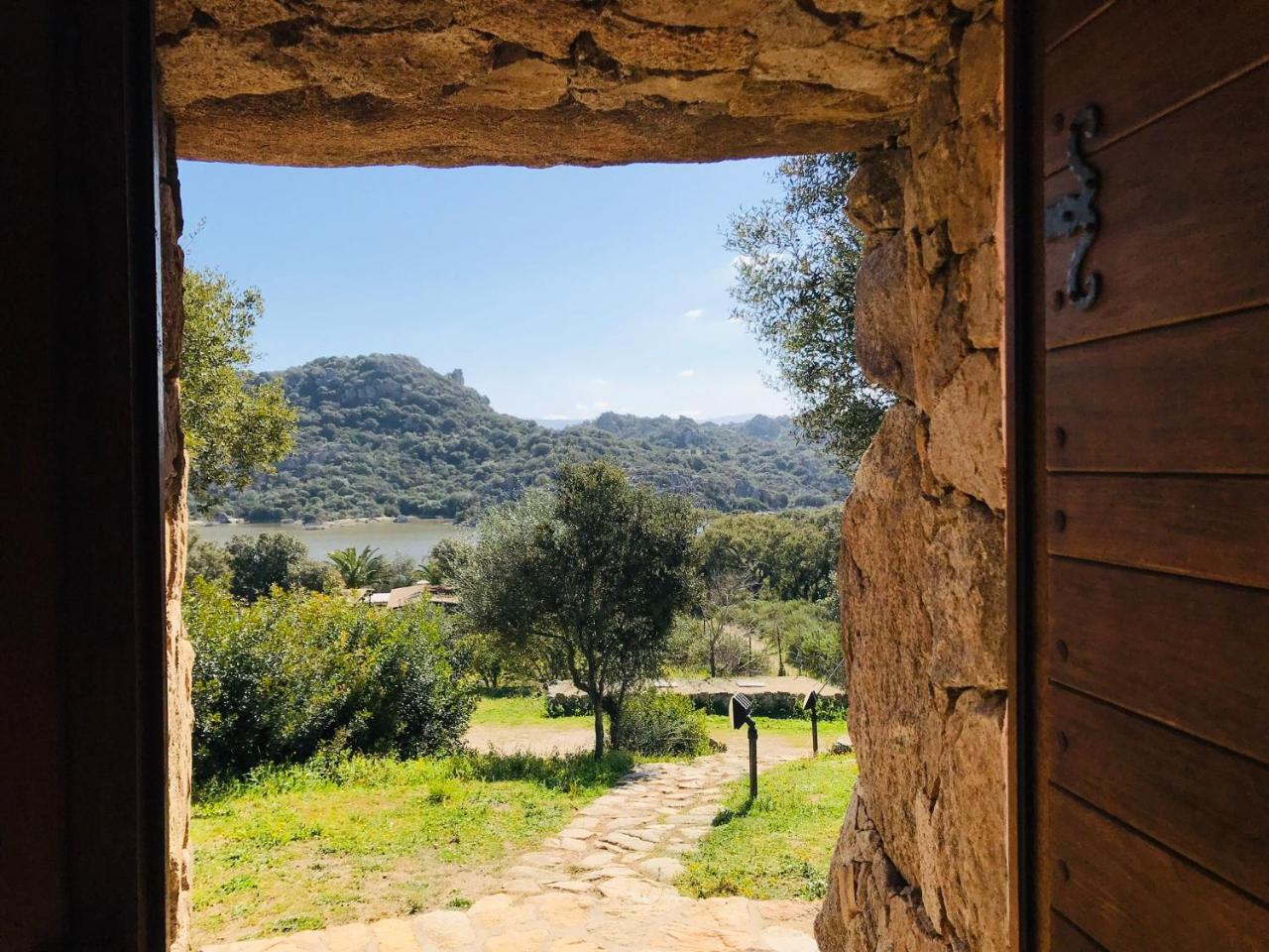 Il Nuraghe Del Lago Coghinas Oschiri Exterior photo